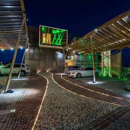 Design Lux Dreaming In Bamboo Garden ,no Shoes Allowed Inside 瓦爾納