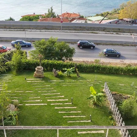 Design Lux Dreaming In Bamboo Garden ,no Shoes Allowed Inside Apartment Varna